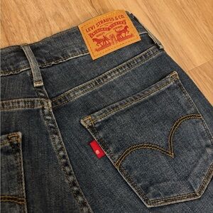 Levi’s 724 high rise straight jeans